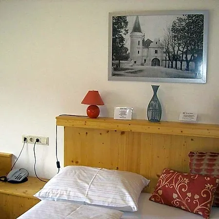 Hubertushof Fromwald Und Han/Misafirhane 3*
